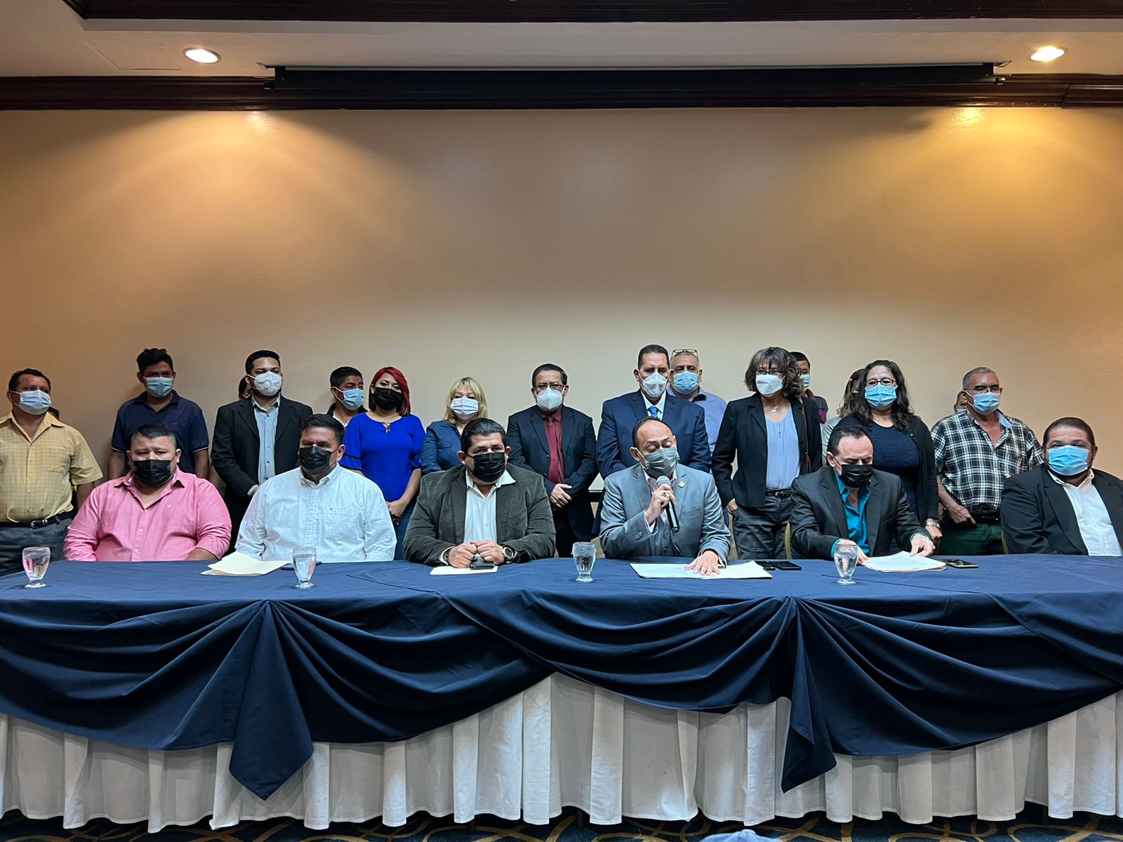 Más de veinte representantes de ARENA presentaron su renuncia irrevocable al partido mas-de-veinte-representantes-de-arena-presentaron-su-renuncia-irrevocable-al-partido